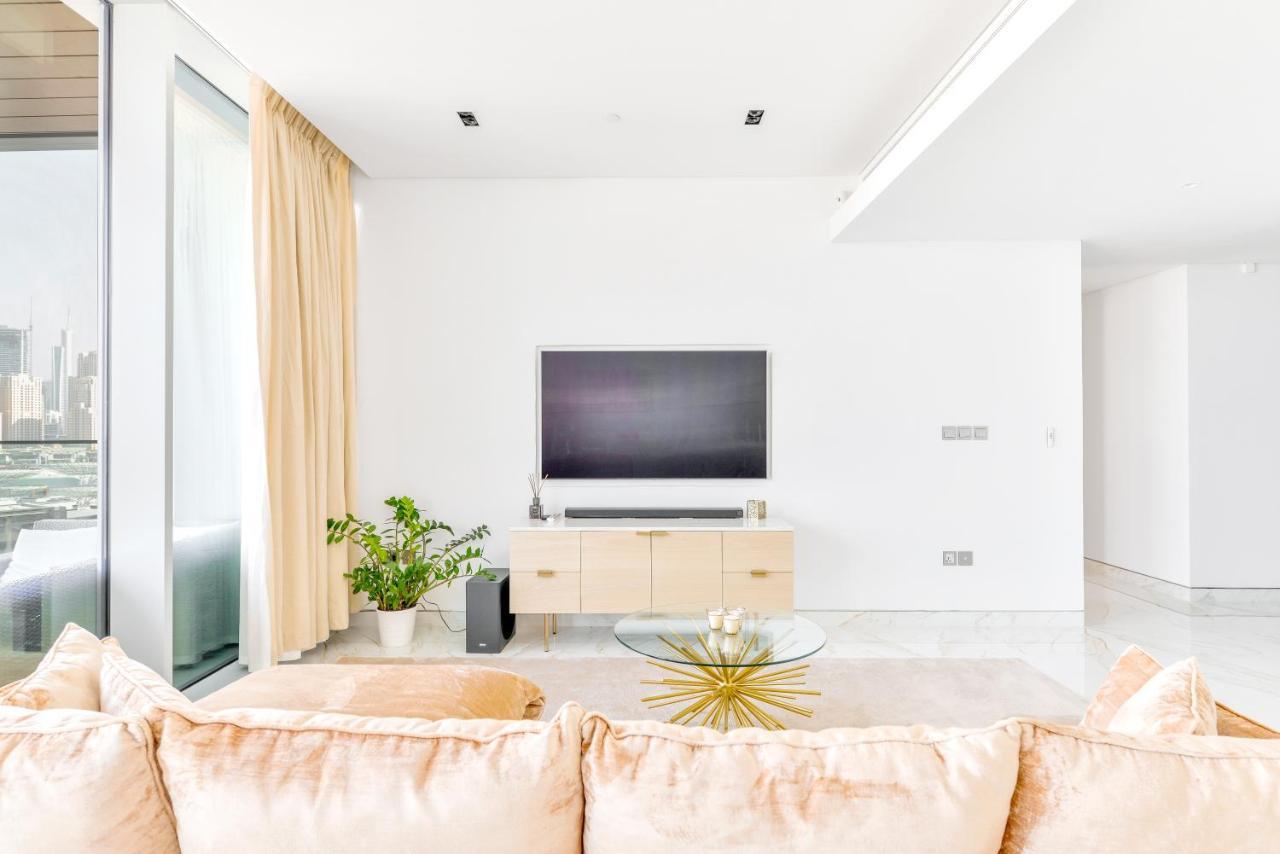 Luxury 2 Bedroom Beachfront Apt W Stunning Sea View Dubai Bagian luar foto