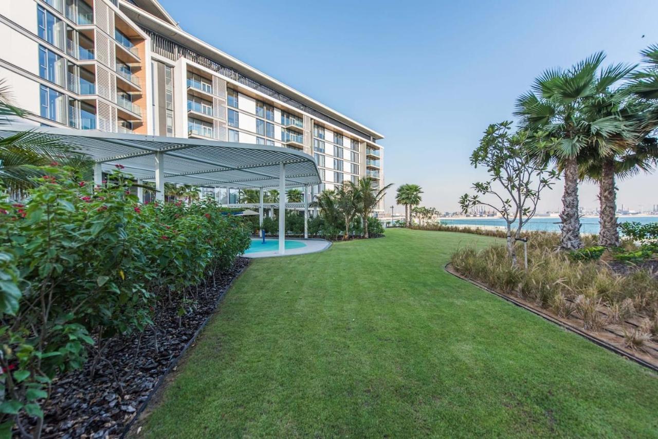 Luxury 2 Bedroom Beachfront Apt W Stunning Sea View Dubai Bagian luar foto